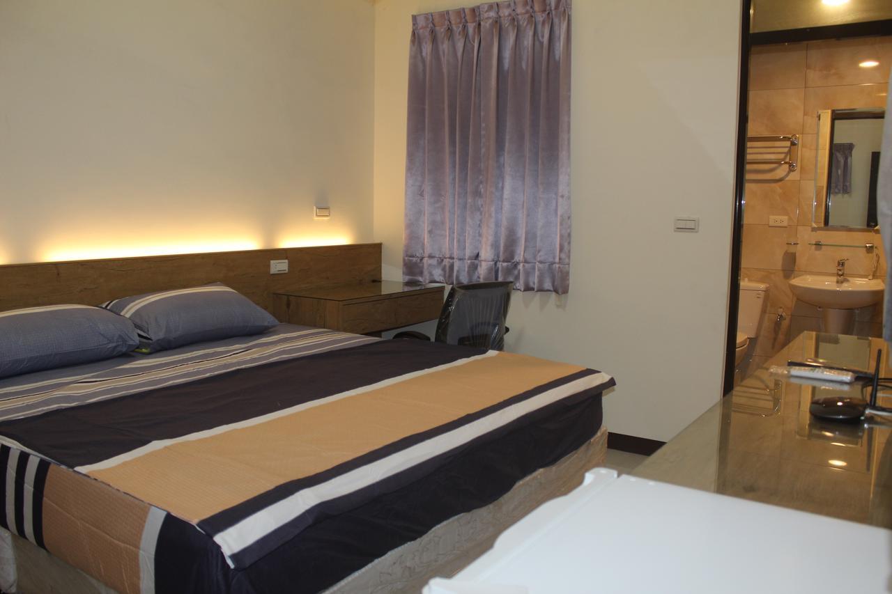 Emerald Diamond Building 2 Zhunan Ngoại thất bức ảnh
